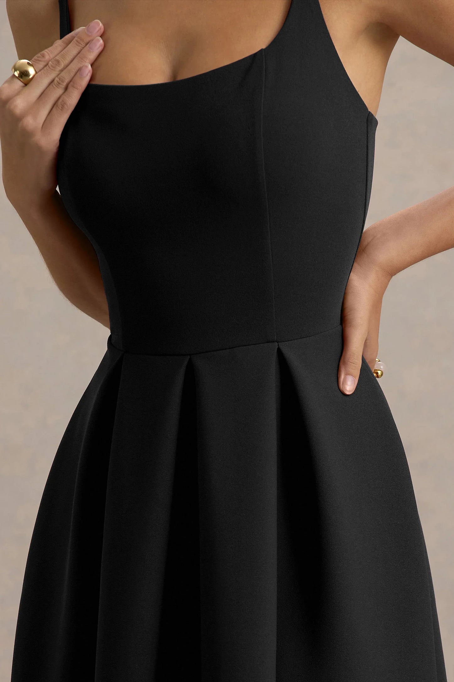 Bambina Black Scoop Neck Pleated Maxi Dress